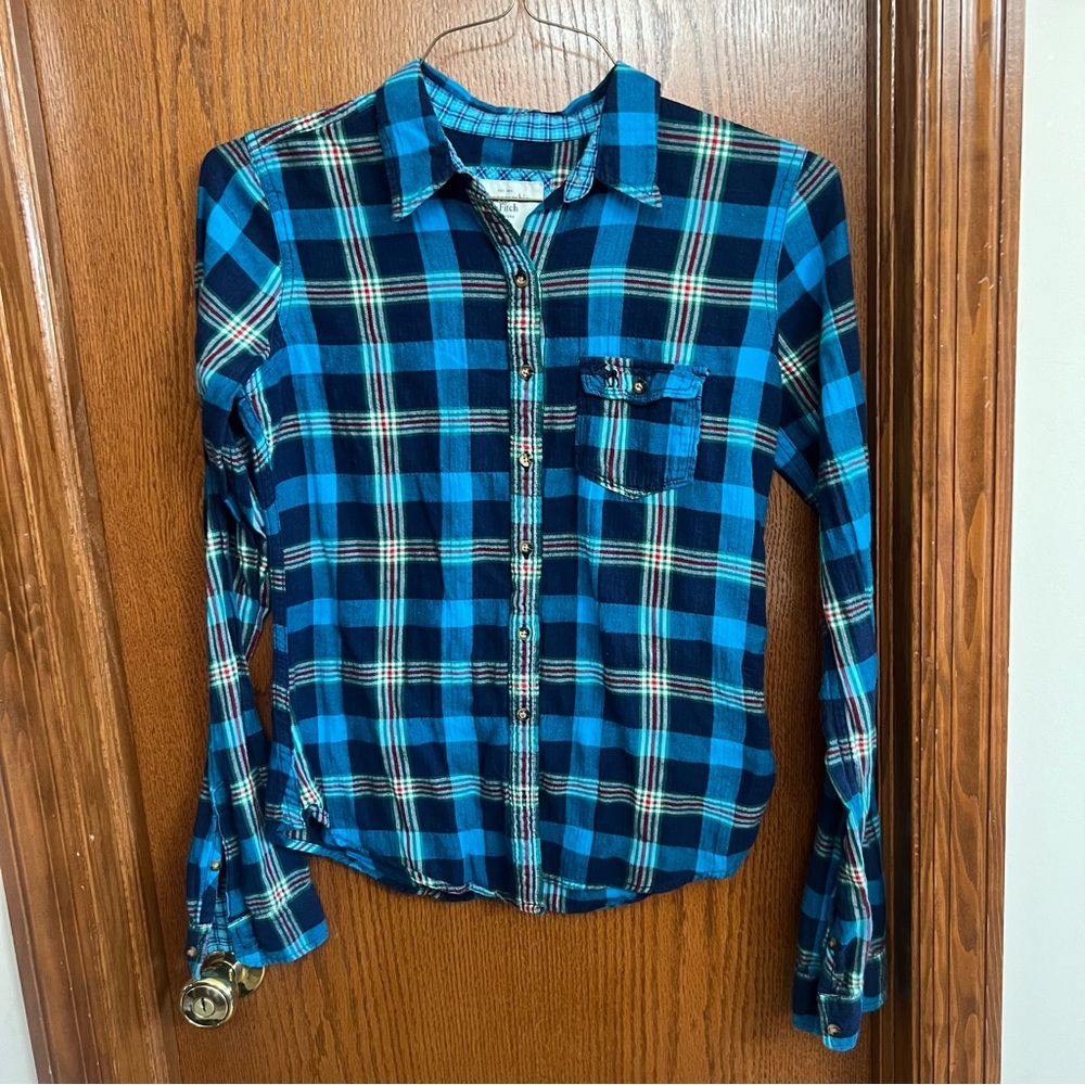 Abercrombie & Fitch Blue Plaid Button Down Size S